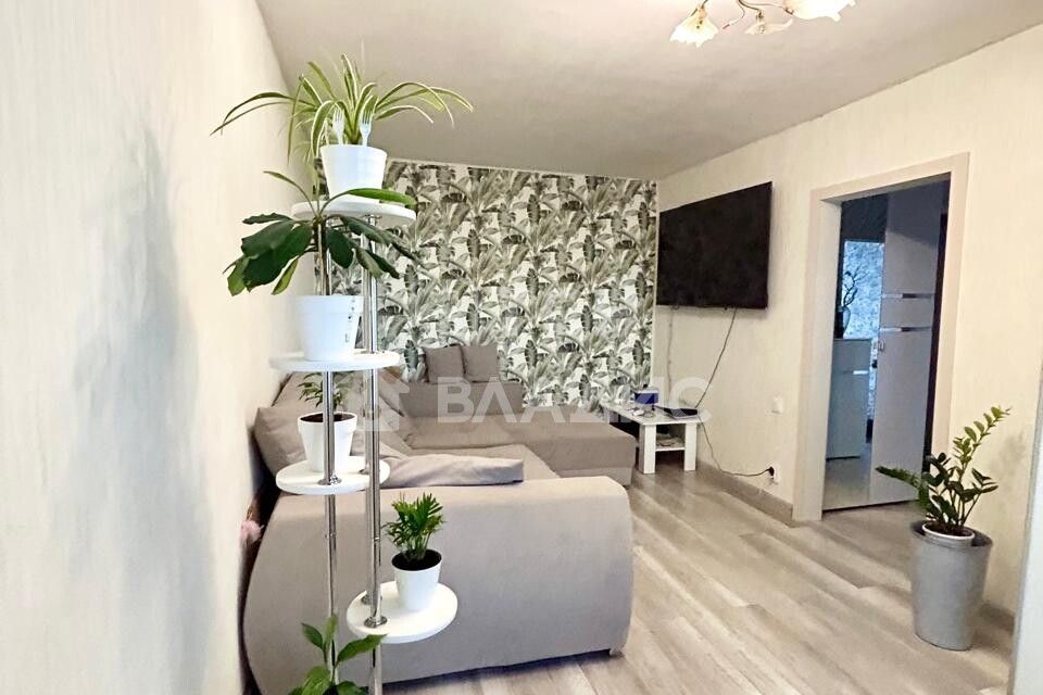 Продаётся 3-комнатная квартира, 56.9 м²