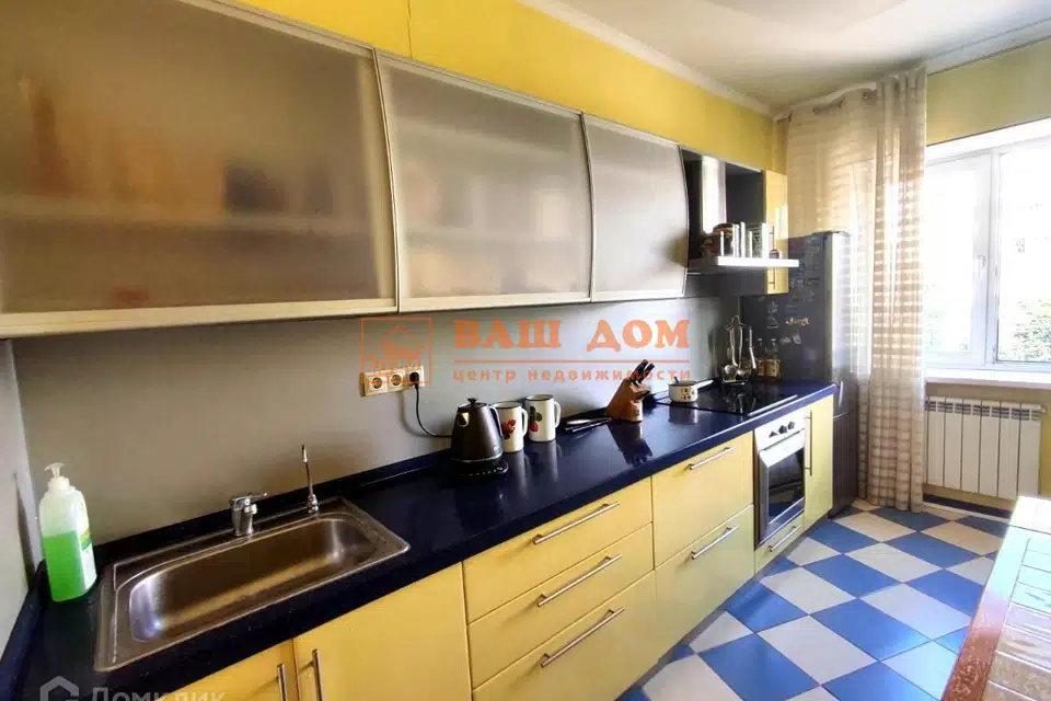 Продаётся 4-комнатная квартира, 120 м²