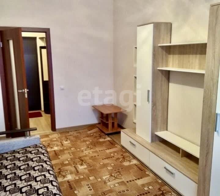 Продаётся 1-комнатная квартира, 41.7 м²