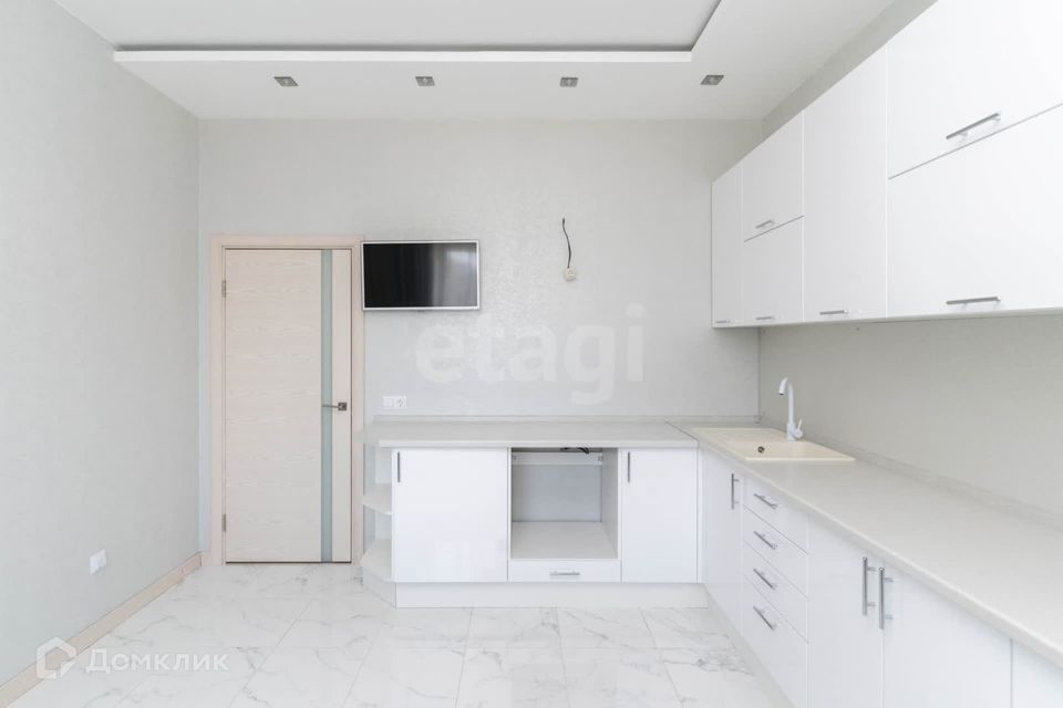 Продаётся 1-комнатная квартира, 43 м²