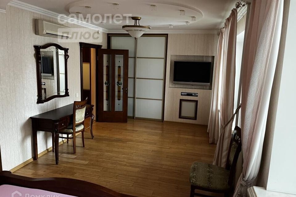 Продаётся 5-комнатная квартира, 167.5 м²