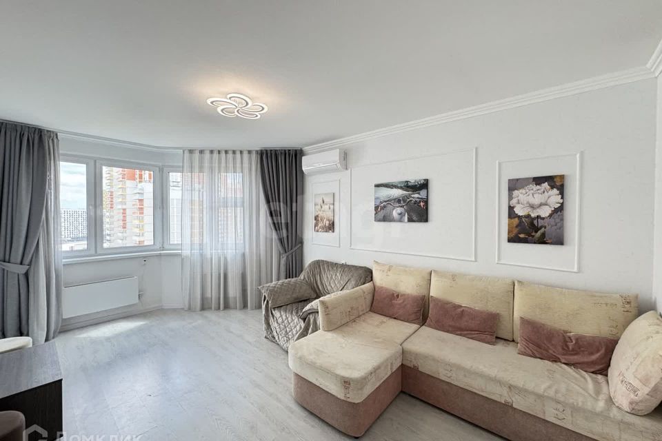 Продаётся 1-комнатная квартира, 41.6 м²