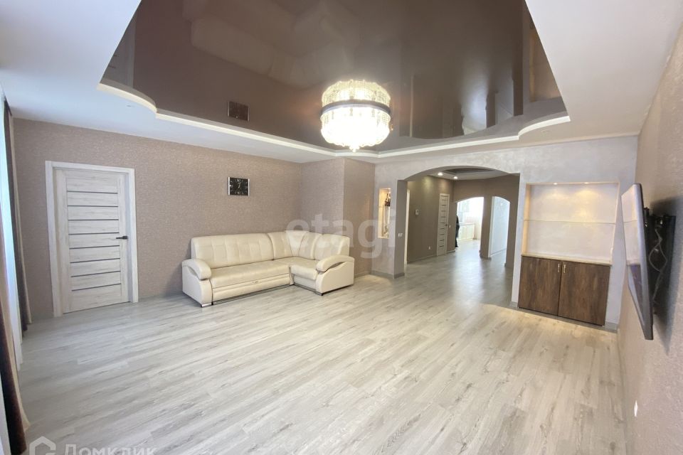 Продаётся 5-комнатная квартира, 150 м²