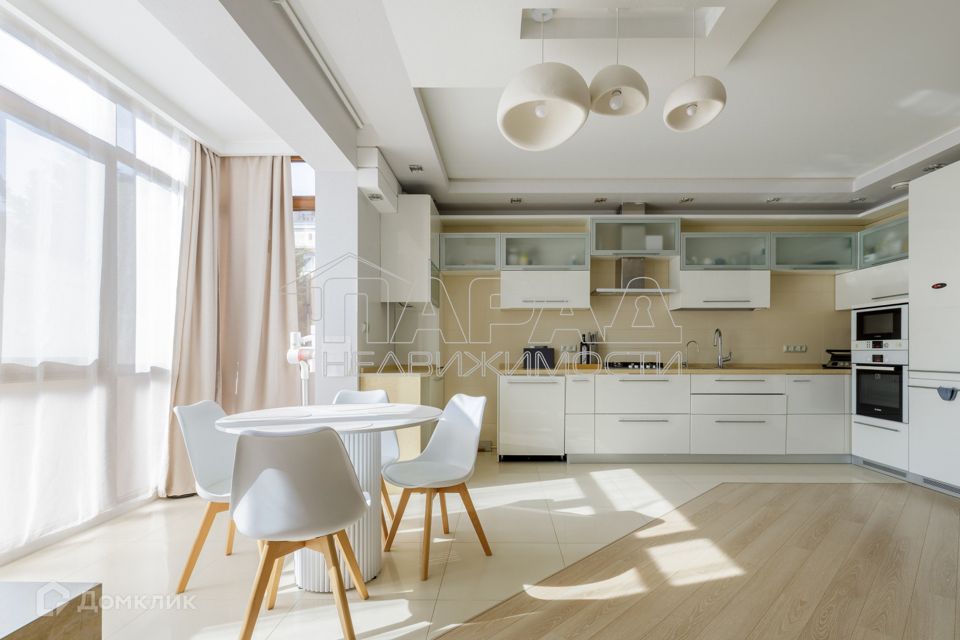 Продаётся 3-комнатная квартира, 100 м²