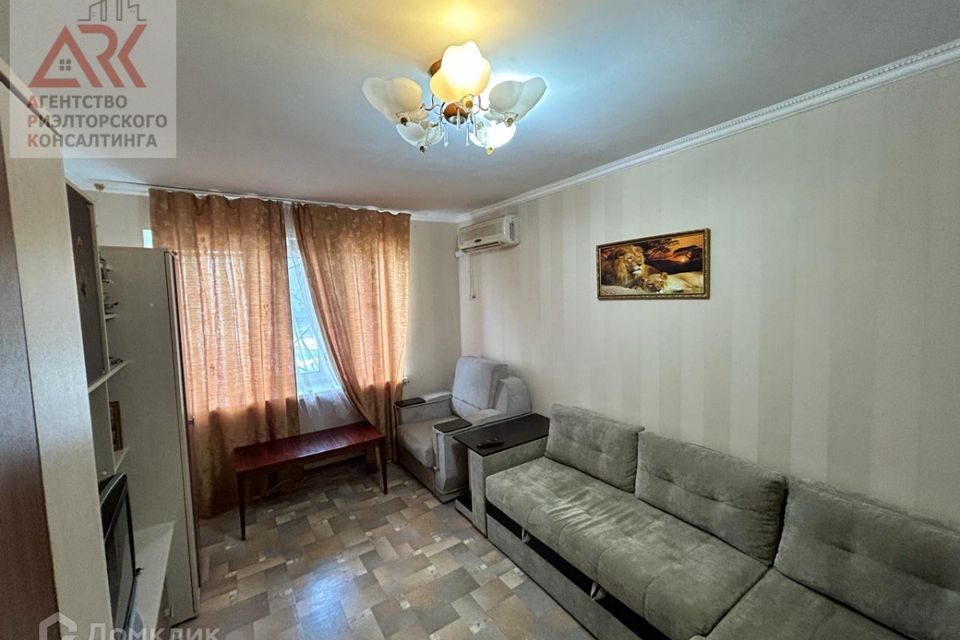 Продаётся 3-комнатная квартира, 49.9 м²