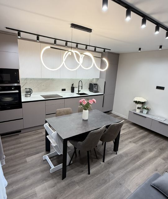 Продаётся 2-комнатная квартира, 56 м²