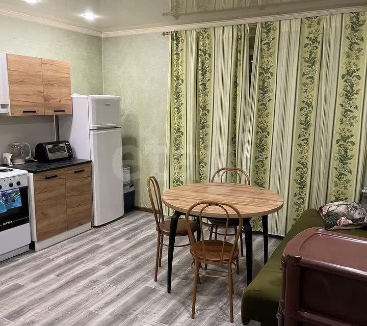 Сдаётся 2-комнатная квартира, 66 м²