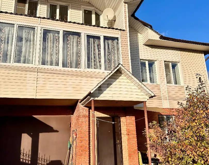 Продаётся 3-этажный дом, 284 м²