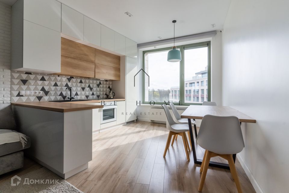Сдаётся 4-комнатная квартира, 97 м²