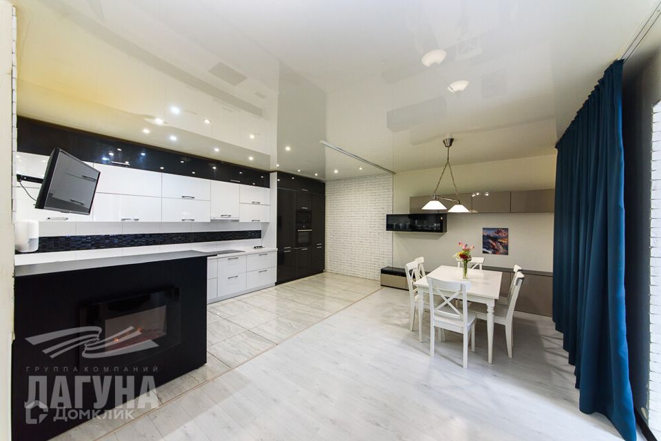 Продаётся 3-комнатная квартира, 104.8 м²