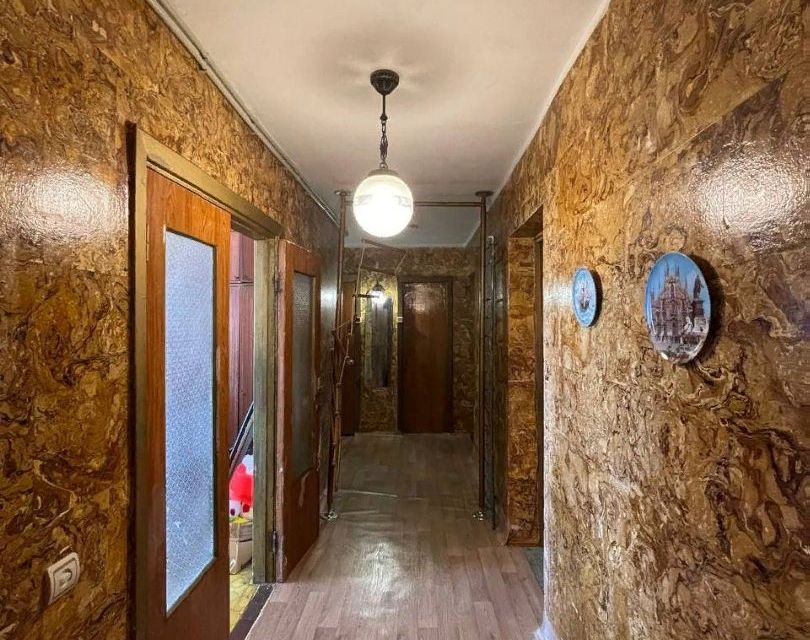 Продаётся 4-комнатная квартира, 84 м²
