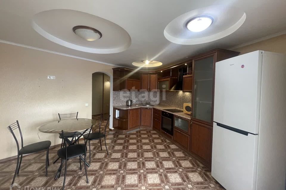 Сдаётся 1-комнатная квартира, 63 м²
