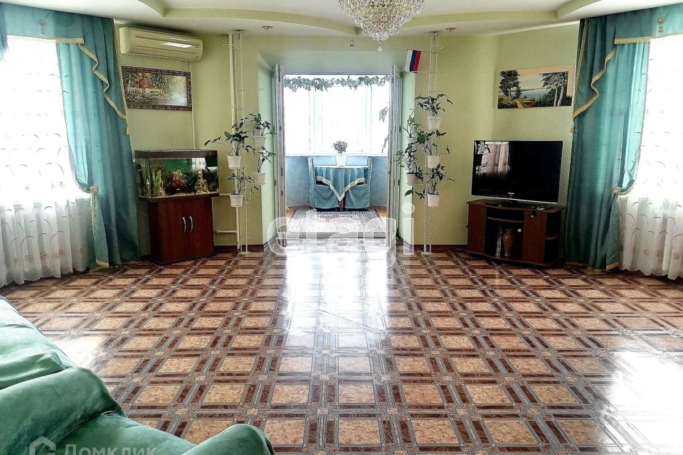 Продаётся 3-комнатная квартира, 115.4 м²