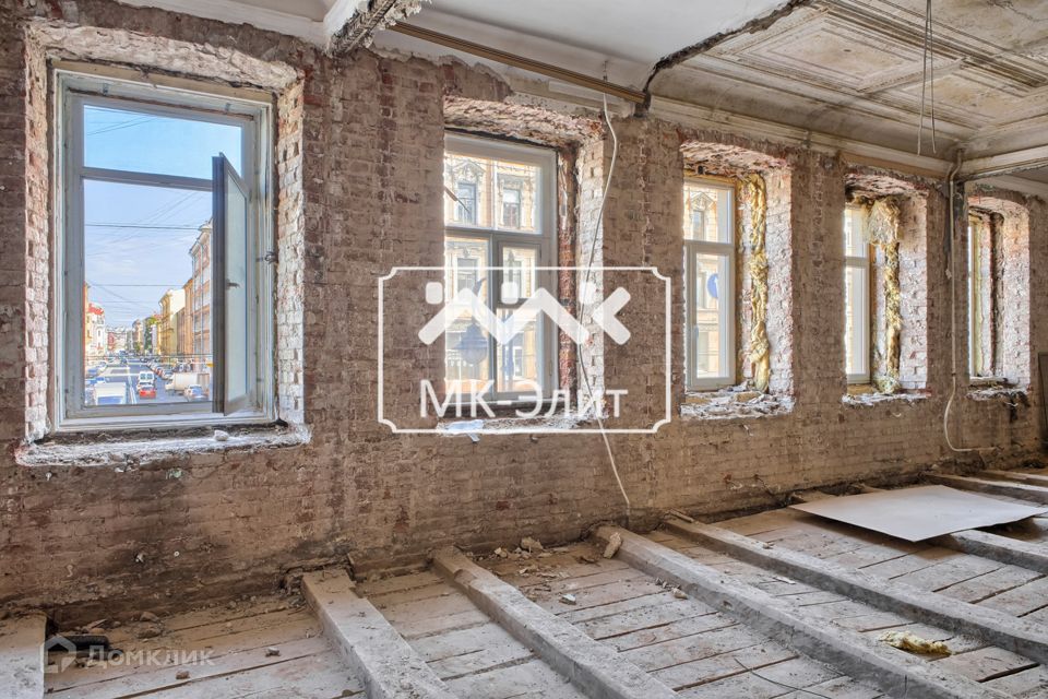 Продаётся 1-комнатная квартира, 280 м²