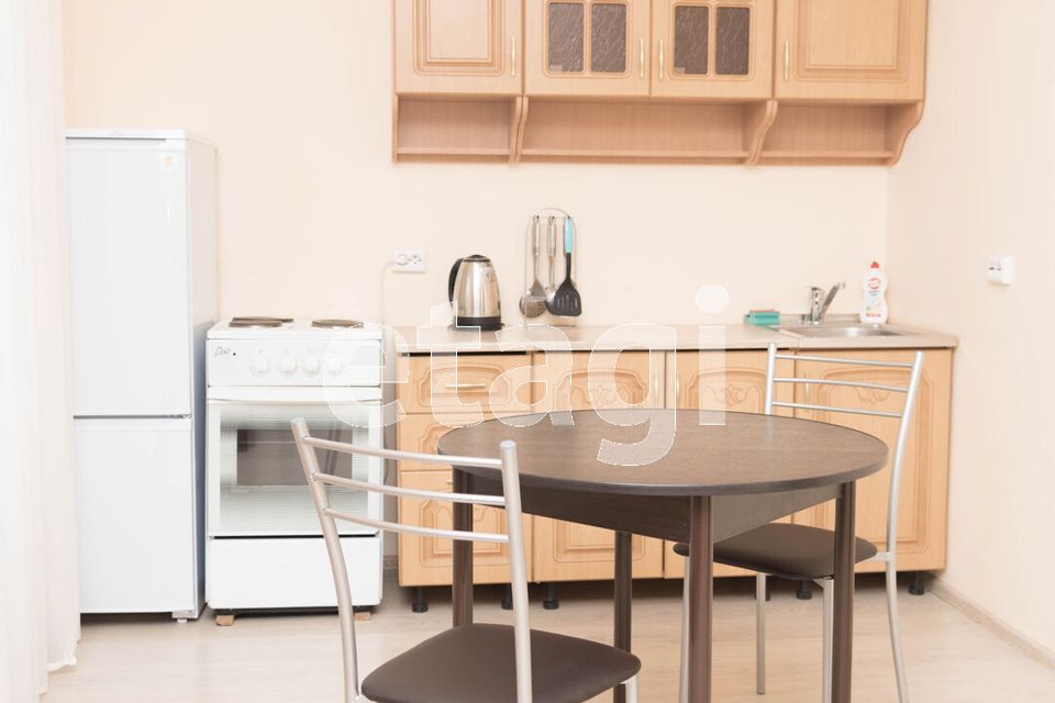Продаётся 1-комнатная квартира, 42.2 м²