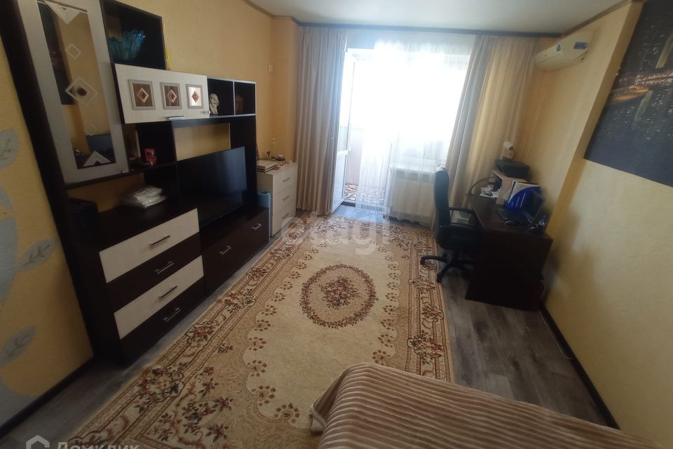 Продаётся 1-комнатная квартира, 42 м²