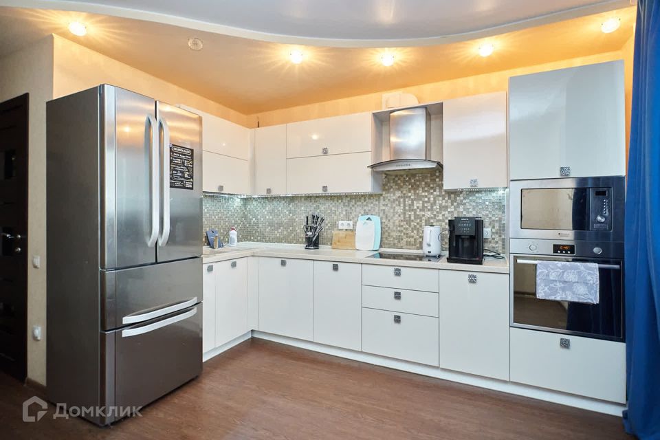 Продаётся 3-комнатная квартира, 109.9 м²