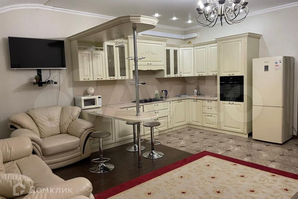Продаётся 1-комнатная квартира, 63 м²