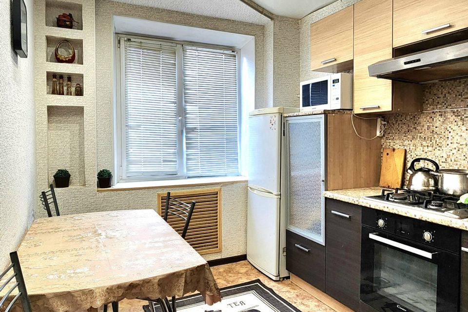 Продаётся 3-комнатная квартира, 62.4 м²
