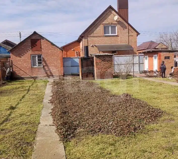 Продаётся 2-этажный дом, 159 м²