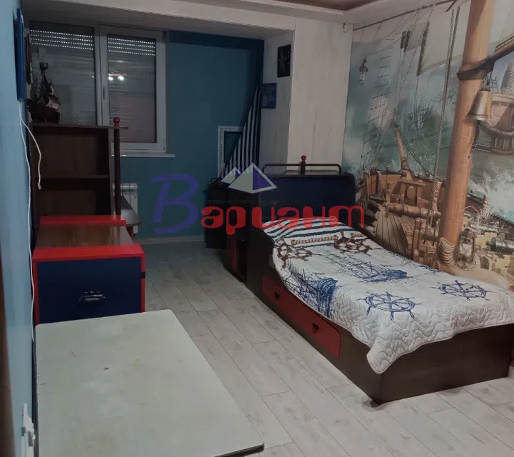Продаётся 4-комнатная квартира, 105.7 м²