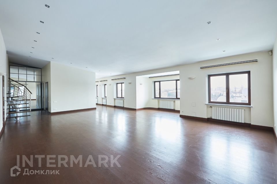 Сдаётся 5-комнатная квартира, 181 м²