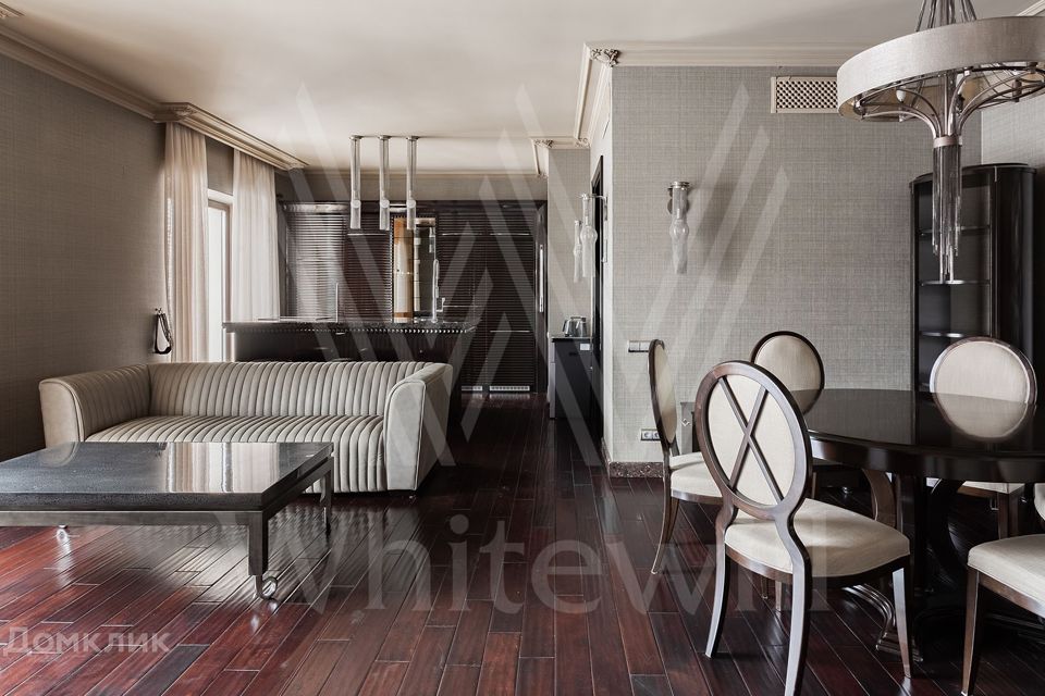 Продаётся 4-комнатная квартира, 158.1 м²