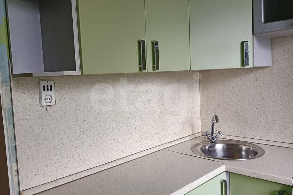 Продаётся 3-комнатная квартира, 42 м²