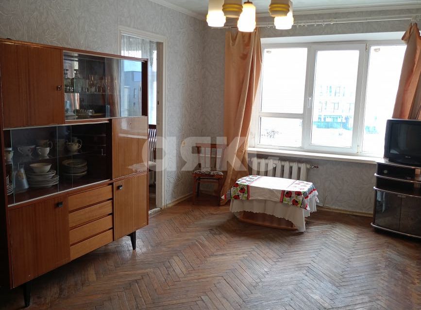 Продаётся 4-комнатная квартира, 62.4 м²