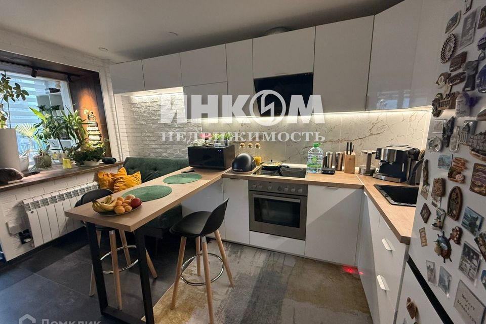 Продаётся 1-комнатная квартира, 49 м²