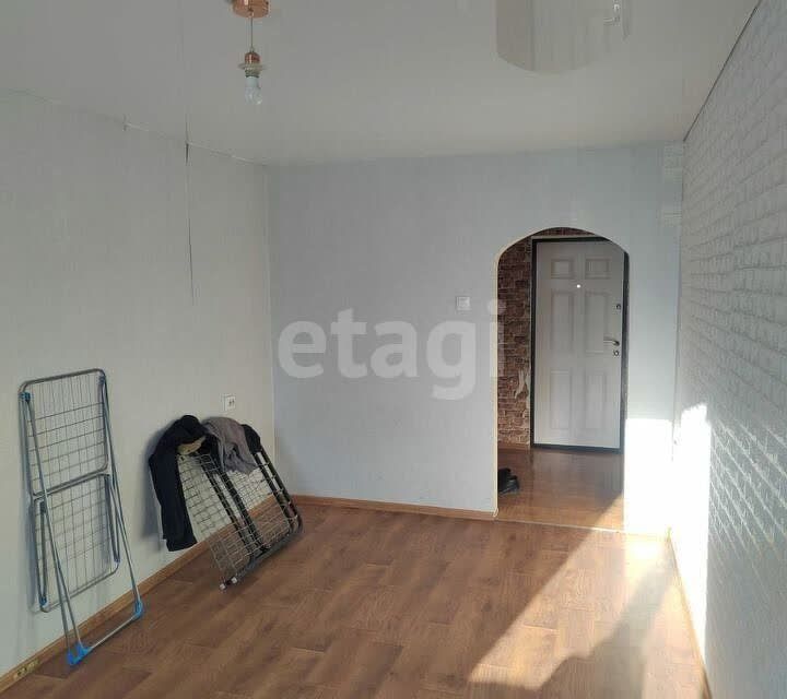Продаётся 1-комнатная квартира, 42.1 м²