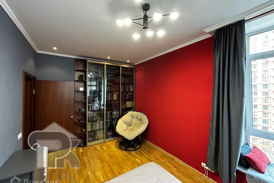 Продаётся 4-комнатная квартира, 159 м²