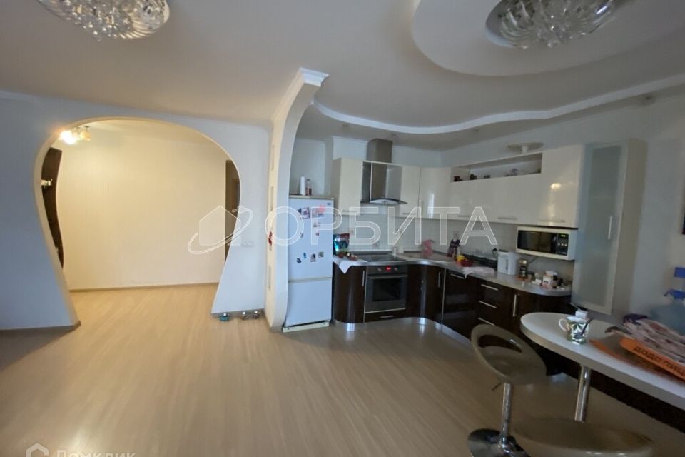 Продаётся 2-комнатная квартира, 69.6 м²