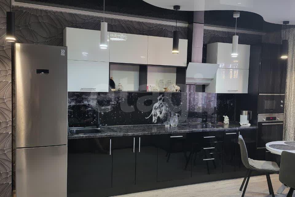 Продаётся 3-комнатная квартира, 103 м²