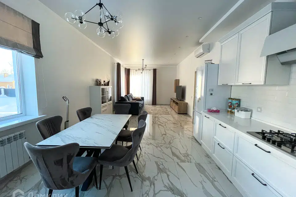 Продаётся 2-этажный дом, 216.1 м²