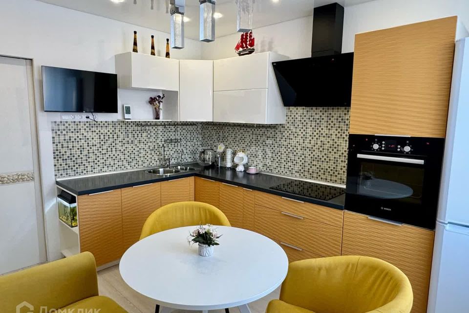 Продаётся 2-комнатная квартира, 56.8 м²