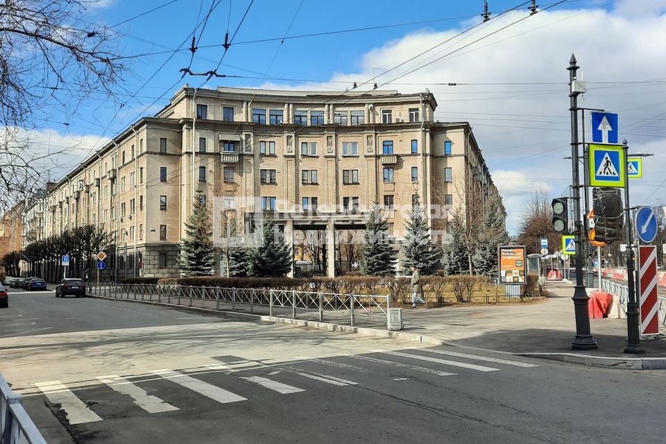 Продаётся 2-комнатная квартира, 67.4 м²
