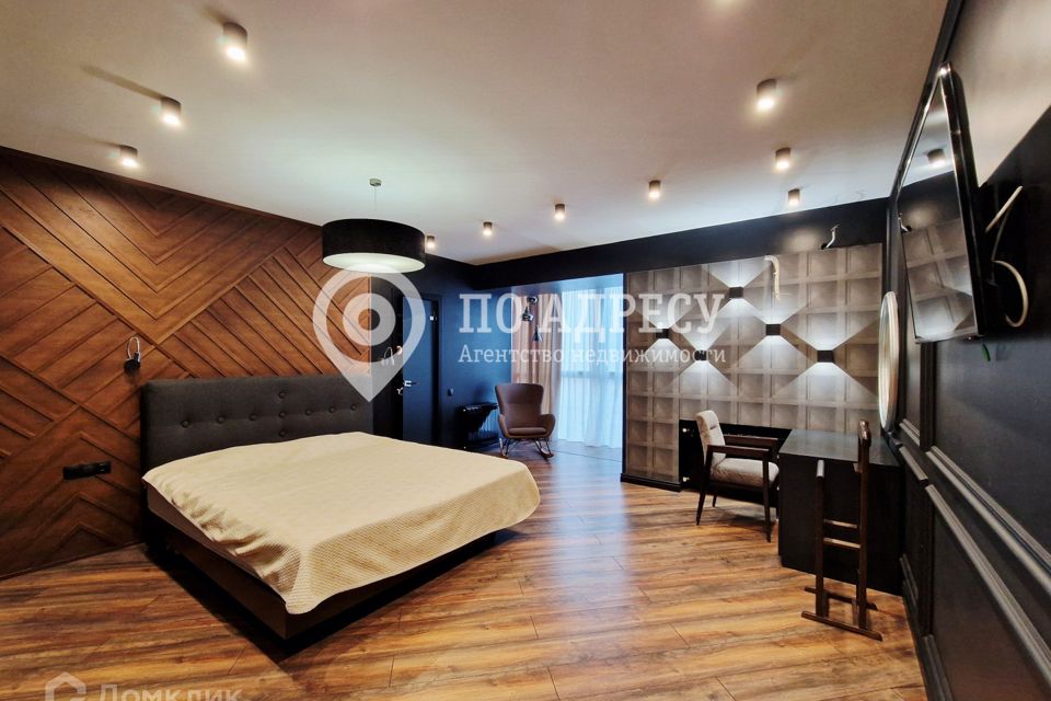 Сдаётся 4-комнатная квартира, 165 м²