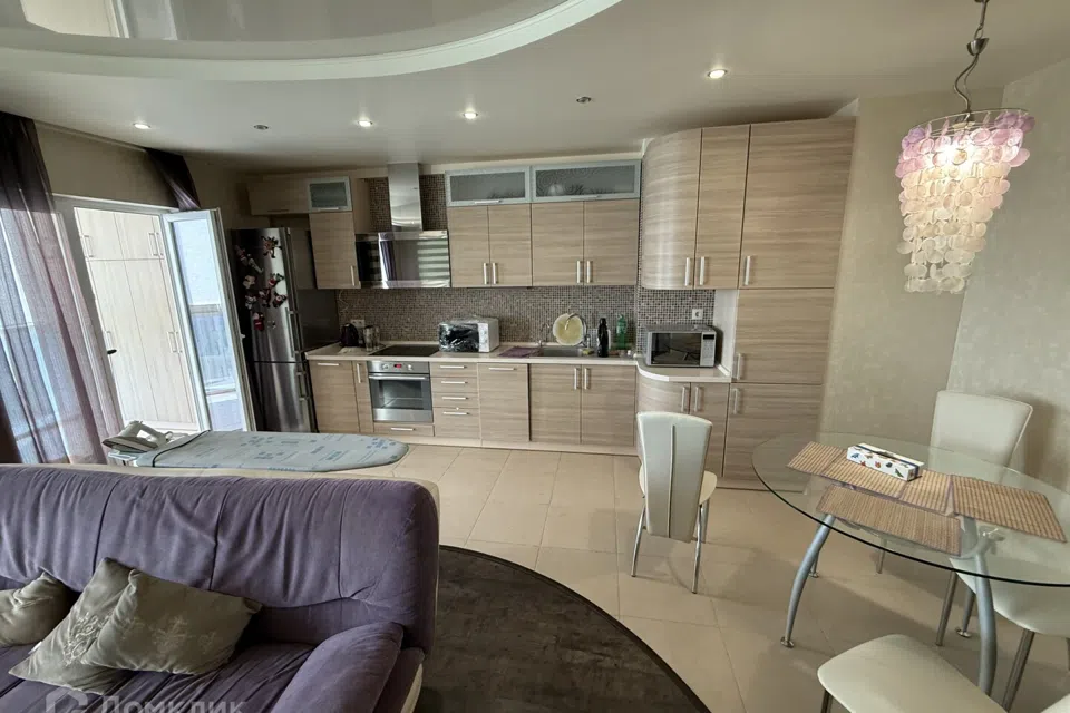 Продаётся 4-комнатная квартира, 126 м²