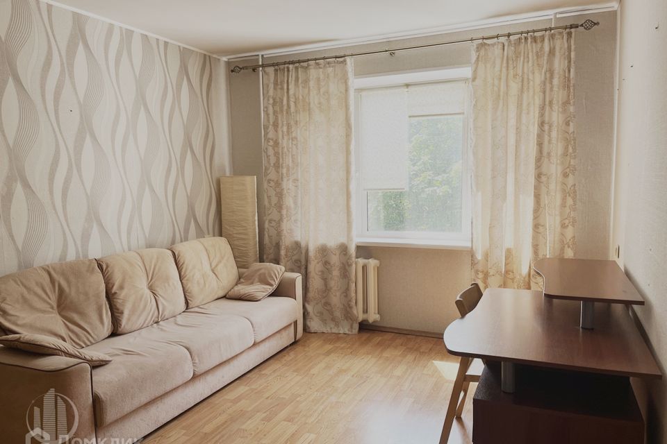 Продаётся 1-комнатная квартира, 42.2 м²