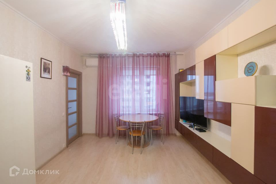Продаётся 2-комнатная квартира, 65 м²