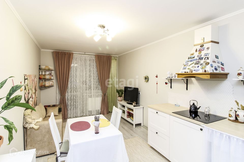 Продаётся 2-комнатная квартира, 68.2 м²