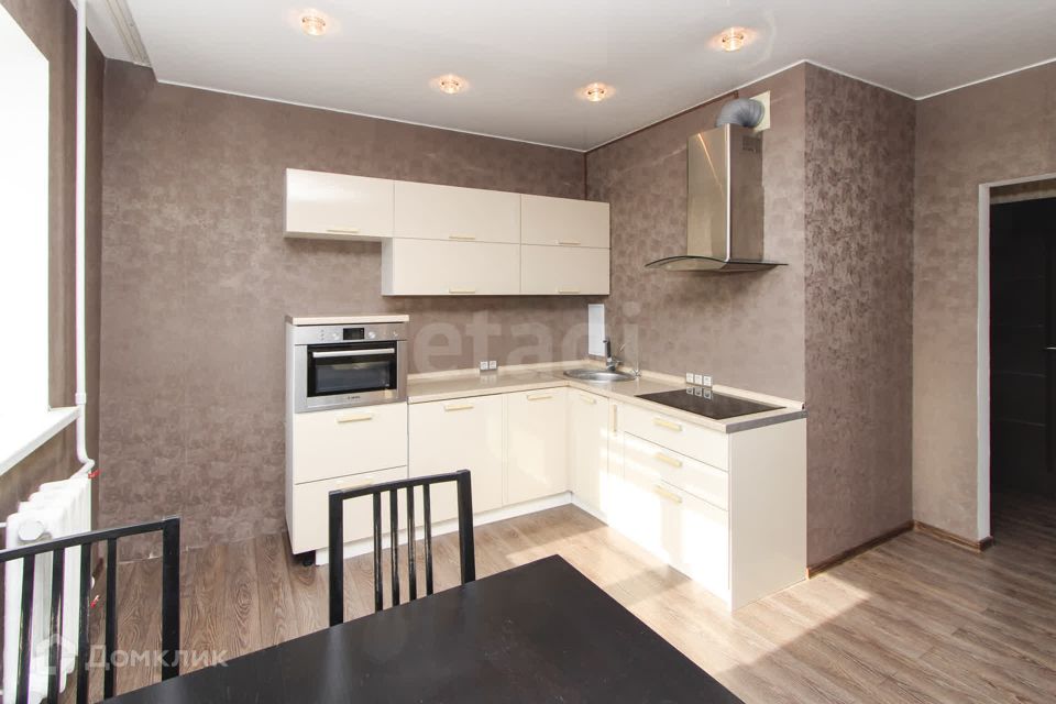 Продаётся 1-комнатная квартира, 49 м²