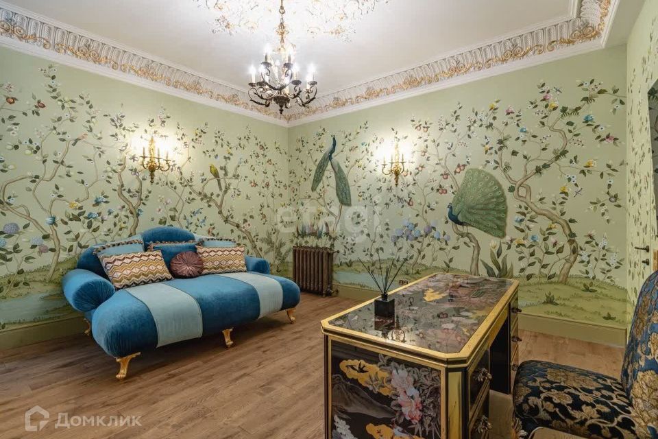 Продаётся 3-комнатная квартира, 147 м²