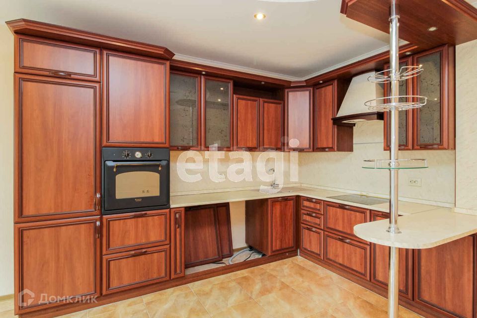 Сдаётся 3-комнатная квартира, 98 м²