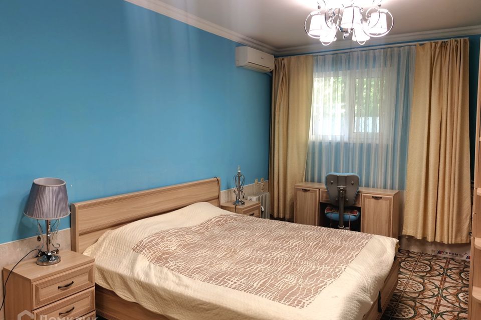 Продаётся 1-комнатная квартира, 42 м²
