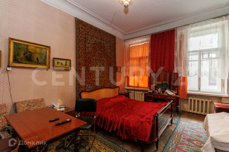 Продаётся 3 комнаты в 4-комн. квартире, 97.2 м²