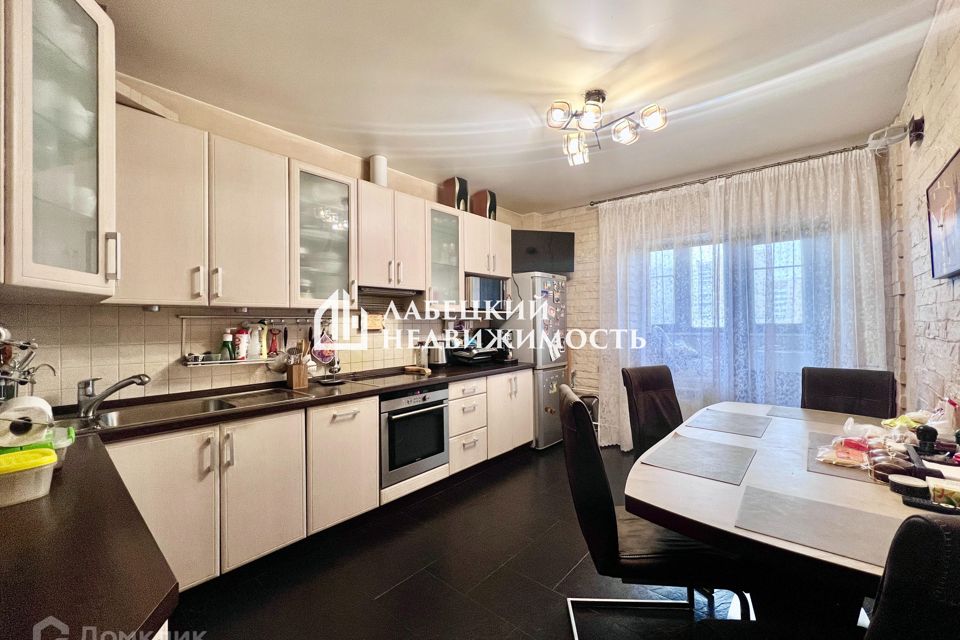 Продаётся 2-комнатная квартира, 73.6 м²
