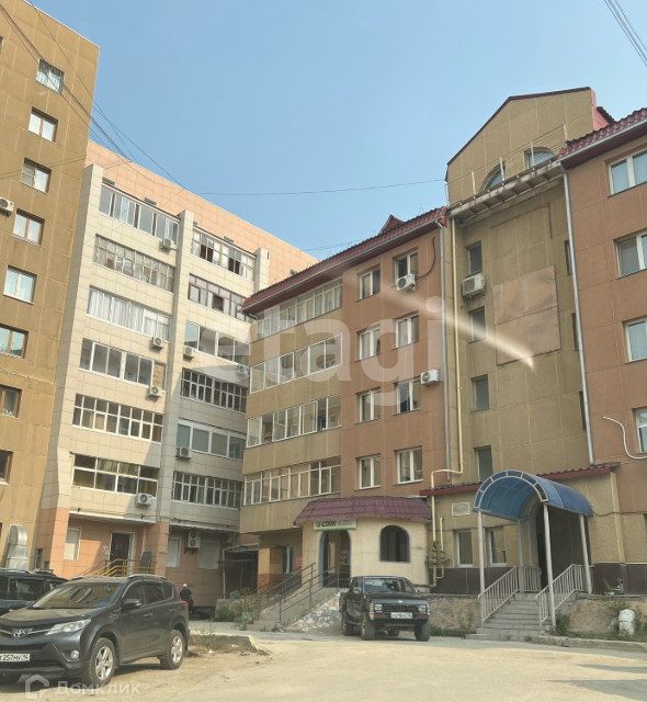 Продаётся 4-комнатная квартира, 122 м²