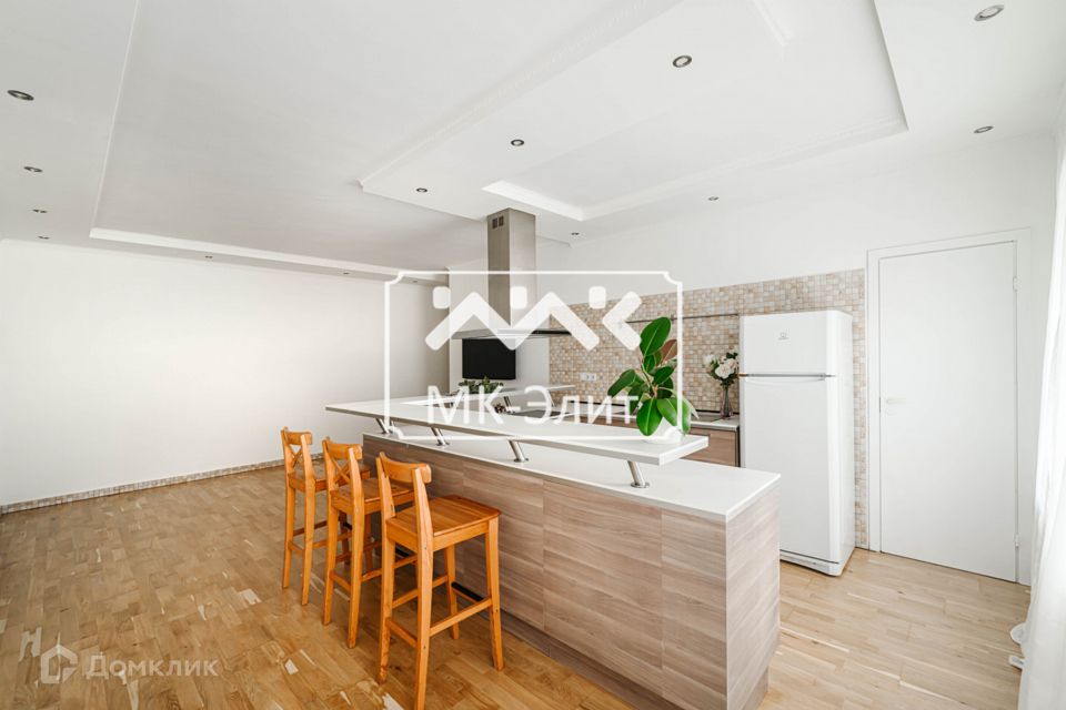 Продаётся 2-комнатная квартира, 60.8 м²